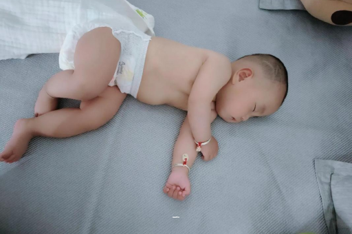 随州宝宝胳膊上起红疙瘩